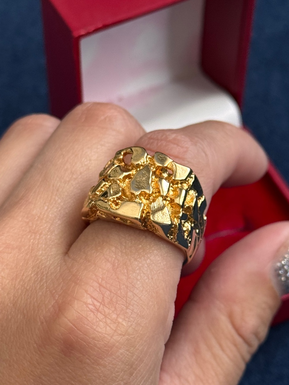 18k GE Men’s gold nugget ring size 9